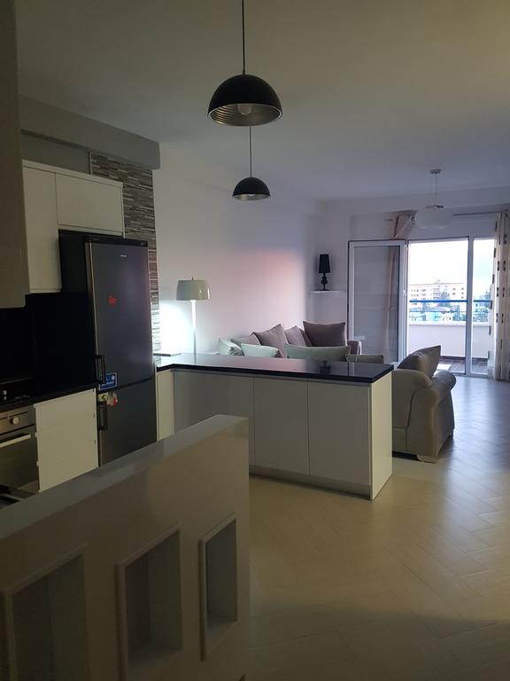 Modern Cozy Apartment Seaview فلورا المظهر الخارجي الصورة