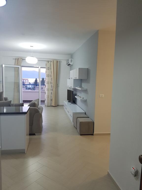 Modern Cozy Apartment Seaview فلورا المظهر الخارجي الصورة