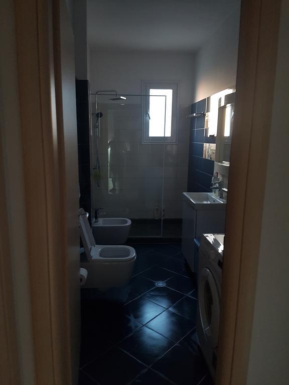 Modern Cozy Apartment Seaview فلورا المظهر الخارجي الصورة