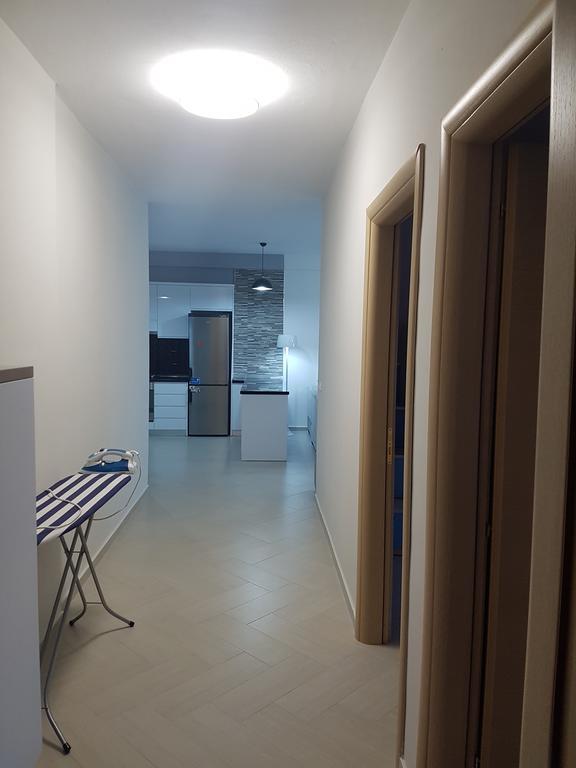 Modern Cozy Apartment Seaview فلورا المظهر الخارجي الصورة