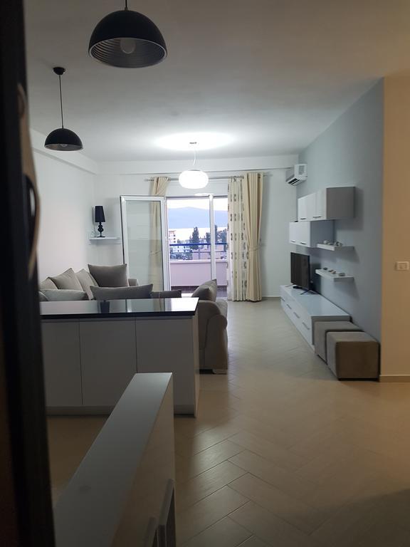 Modern Cozy Apartment Seaview فلورا المظهر الخارجي الصورة
