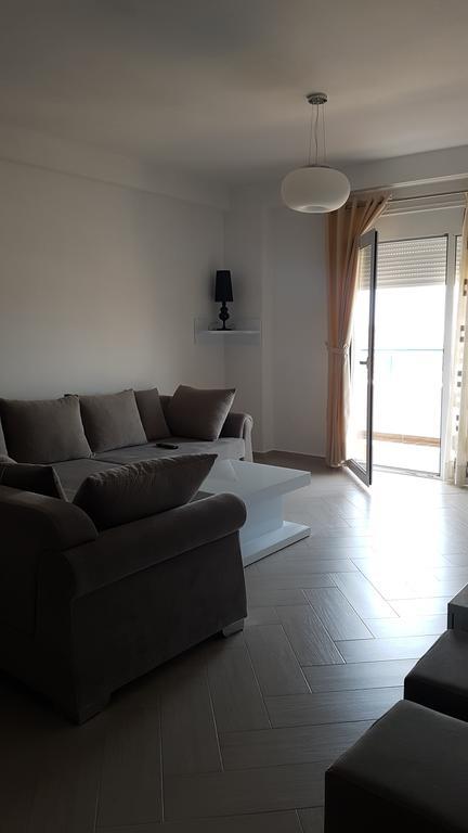 Modern Cozy Apartment Seaview فلورا المظهر الخارجي الصورة
