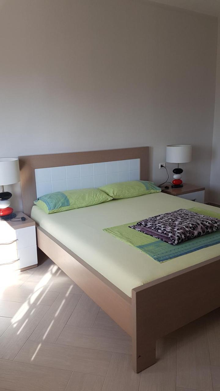 Modern Cozy Apartment Seaview فلورا المظهر الخارجي الصورة